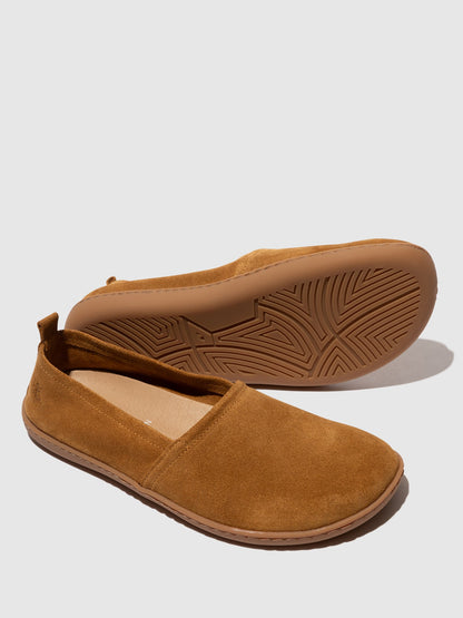 Sapatos em pele camurça FLY London PELY camel