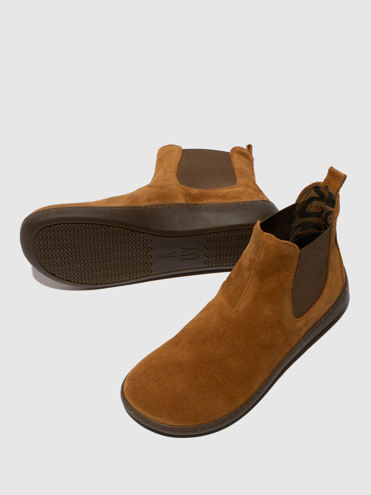 Botins em camurça FLY London COID tabaco