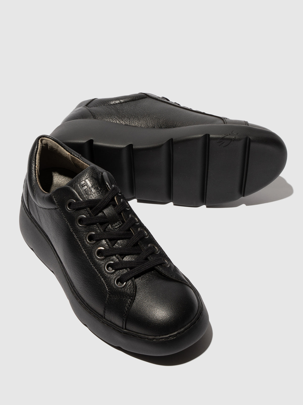 Sapatos em pele FLY London JAMY preto