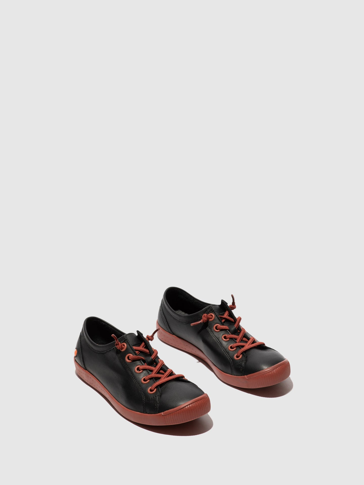 Sapatilhas com atacadores em pele suave Softinos ISLAII557SOF preto com sola cor tijolo