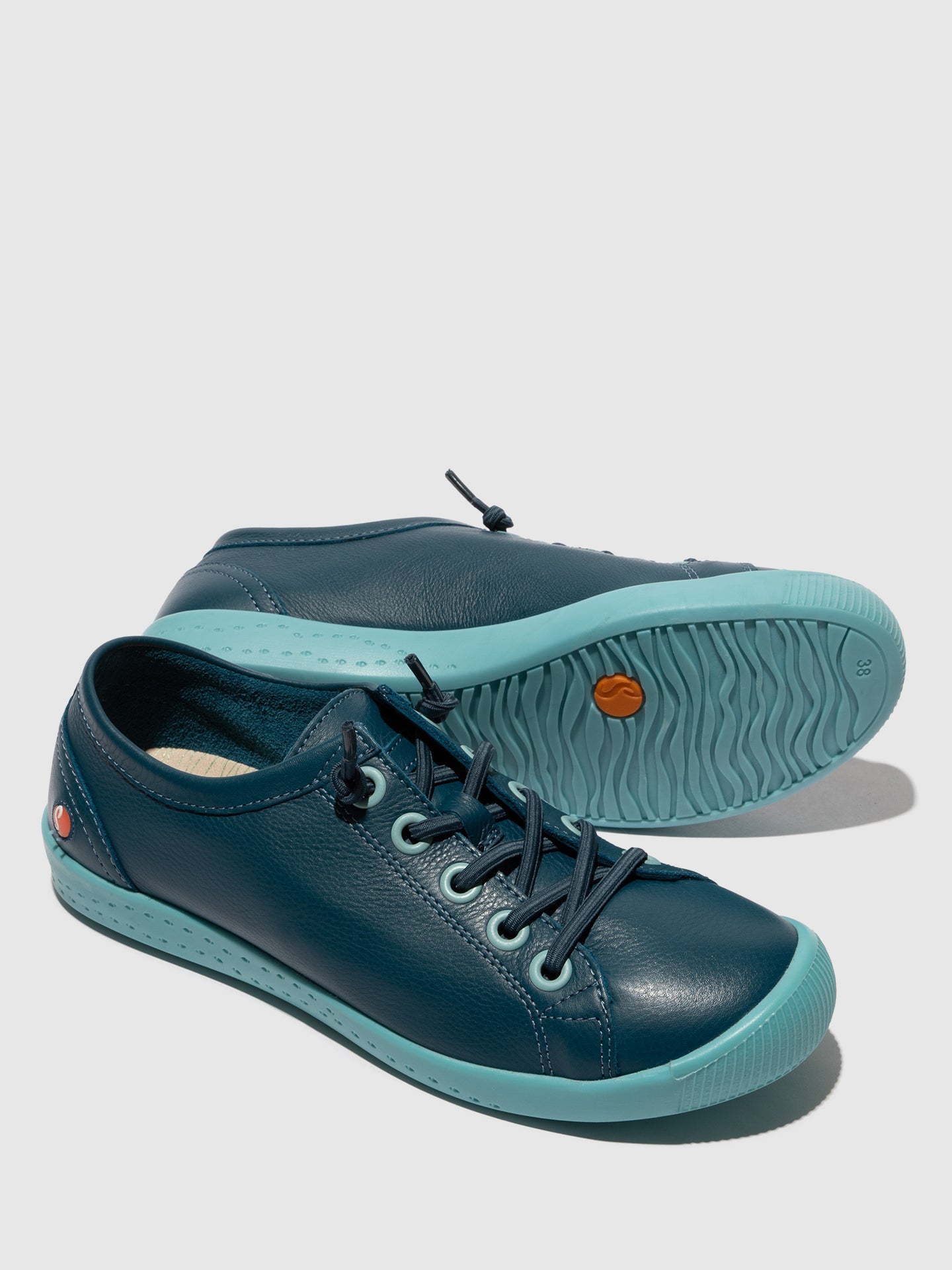 Sapatilhas com elásticos em pele suave Softinos ISLAII azul denim