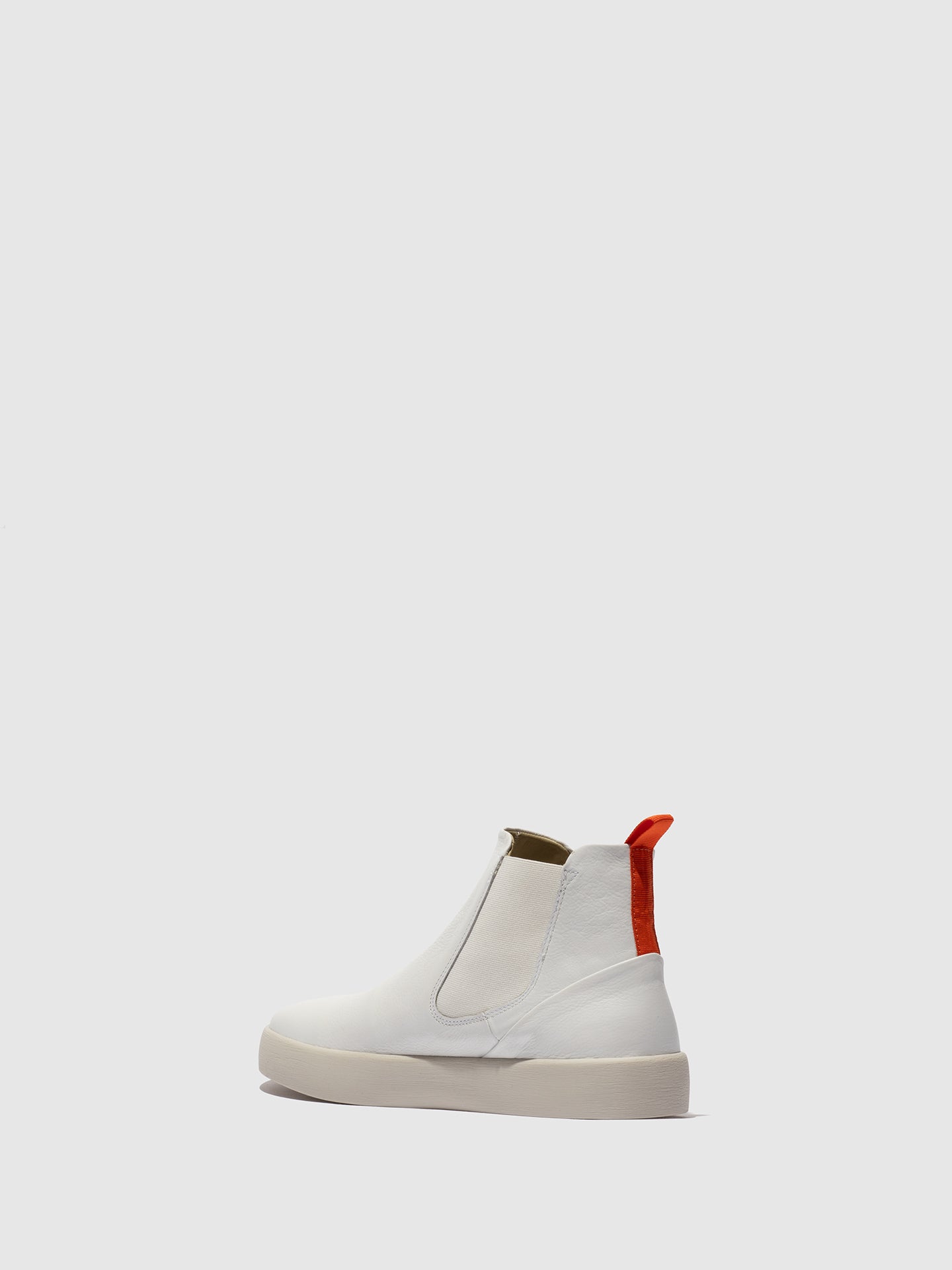 Botins Chelsea em pele suave Softinos RYKE branco