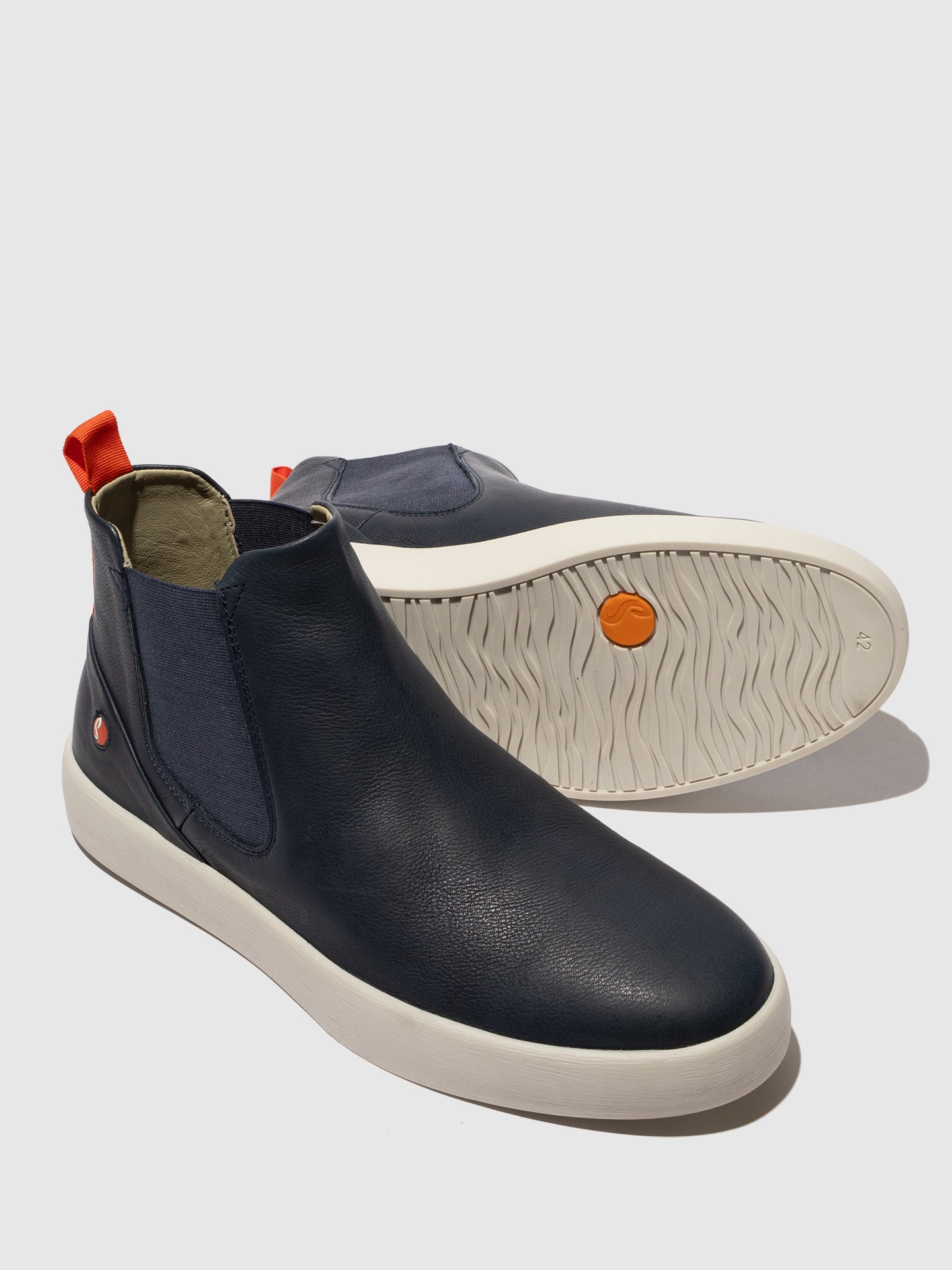 Botins Chelsea em pele suave Softinos RYKE azul-marinho