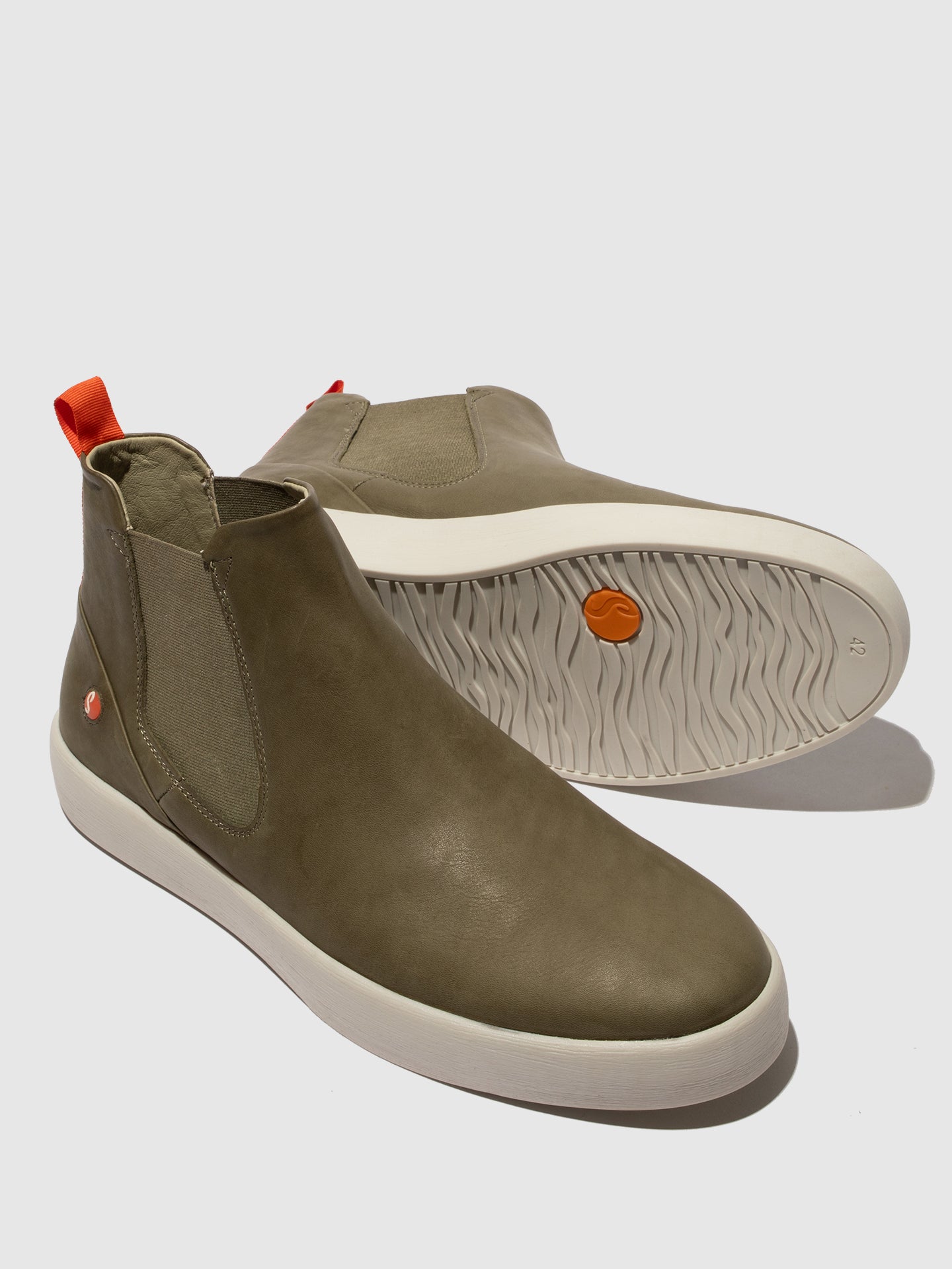Botins Chelsea em pele suave Softinos RYKE verde militar