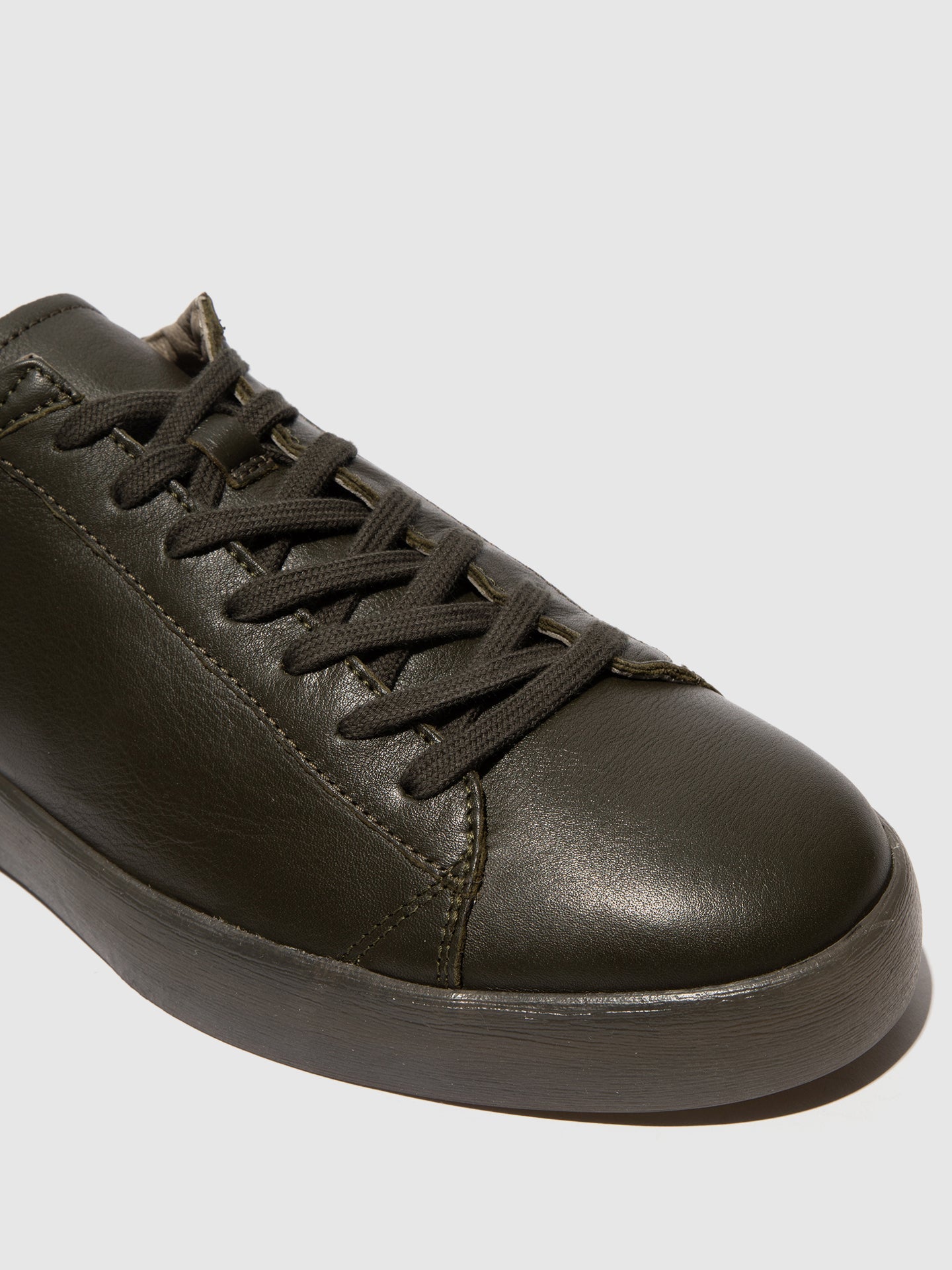 Sapatilhas em pele suave Softinos RICK verde militar