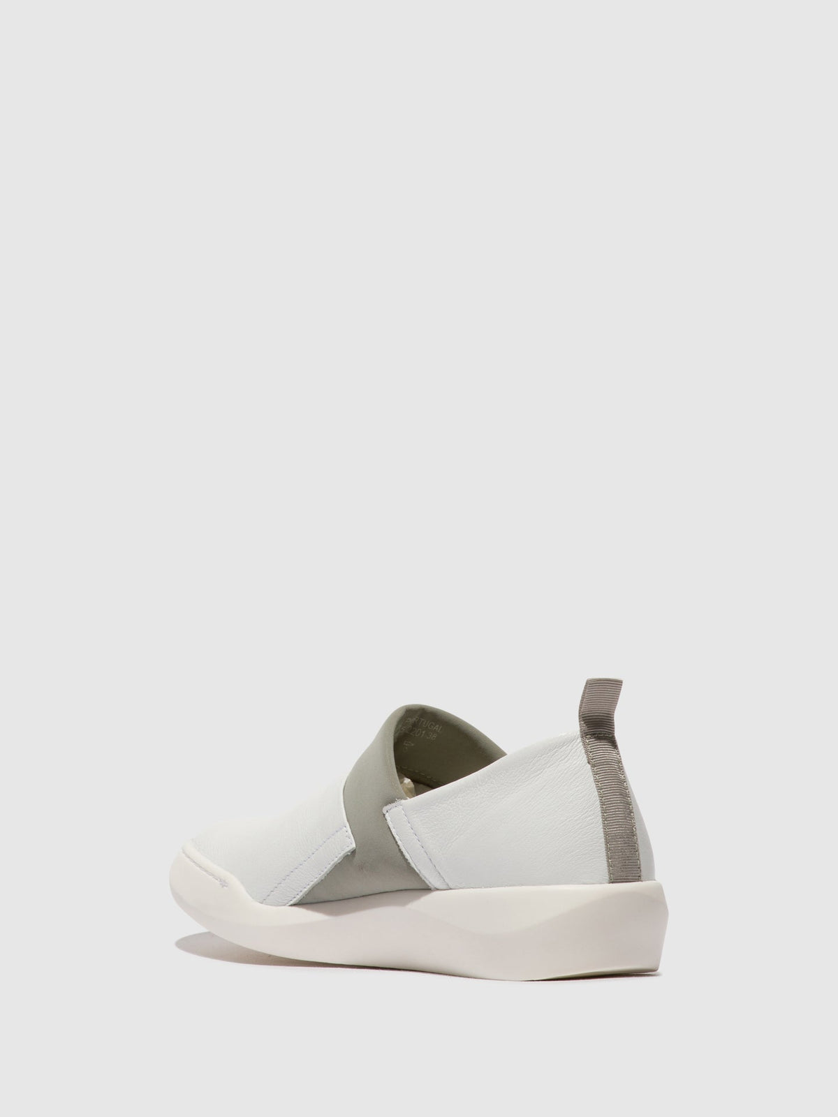 Sapatos sem atacadores em pele suave Softinos BAJU709SOF branco/cinza