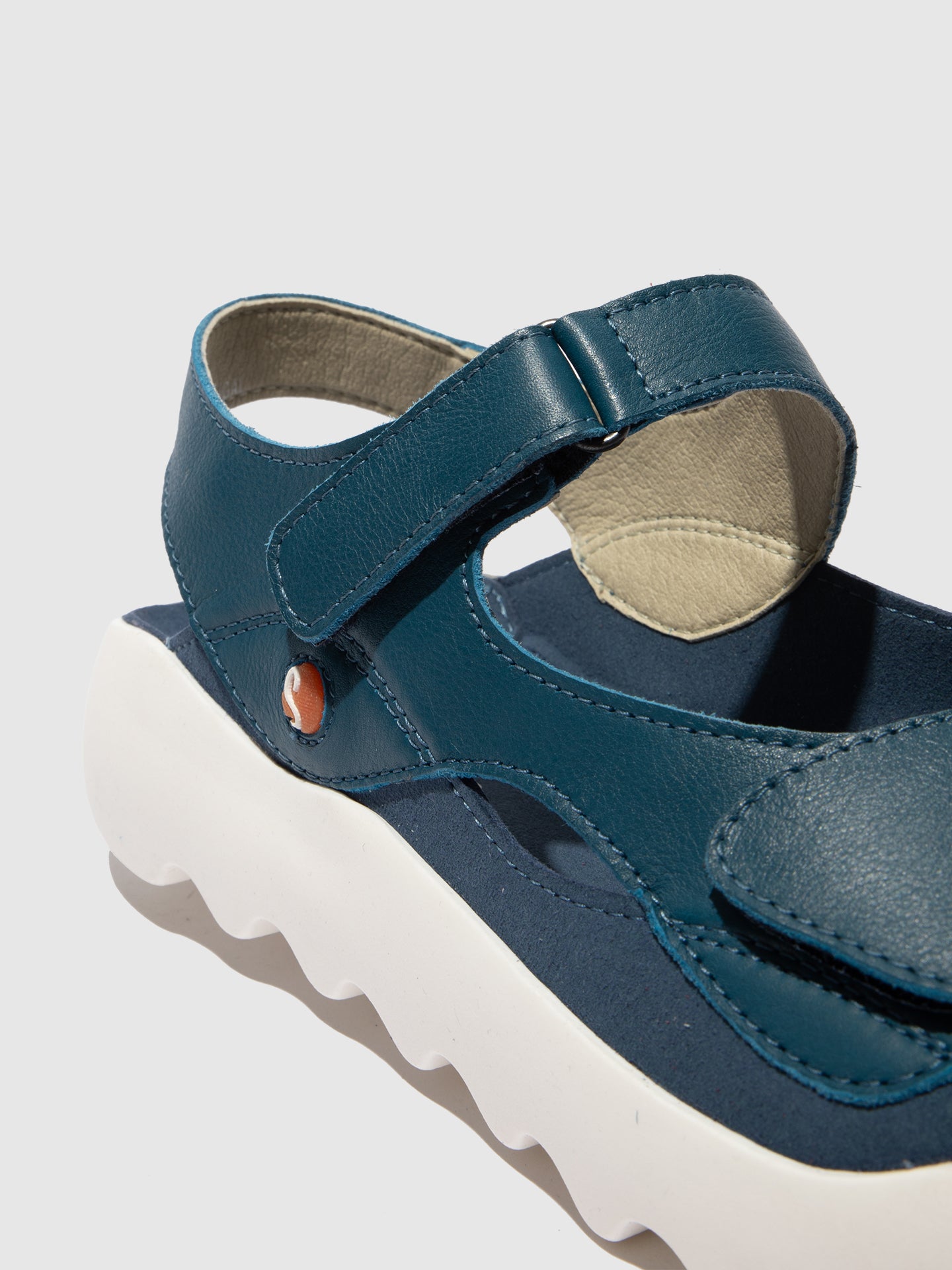 Sandálias em pele suave Softinos WIAL azul denim