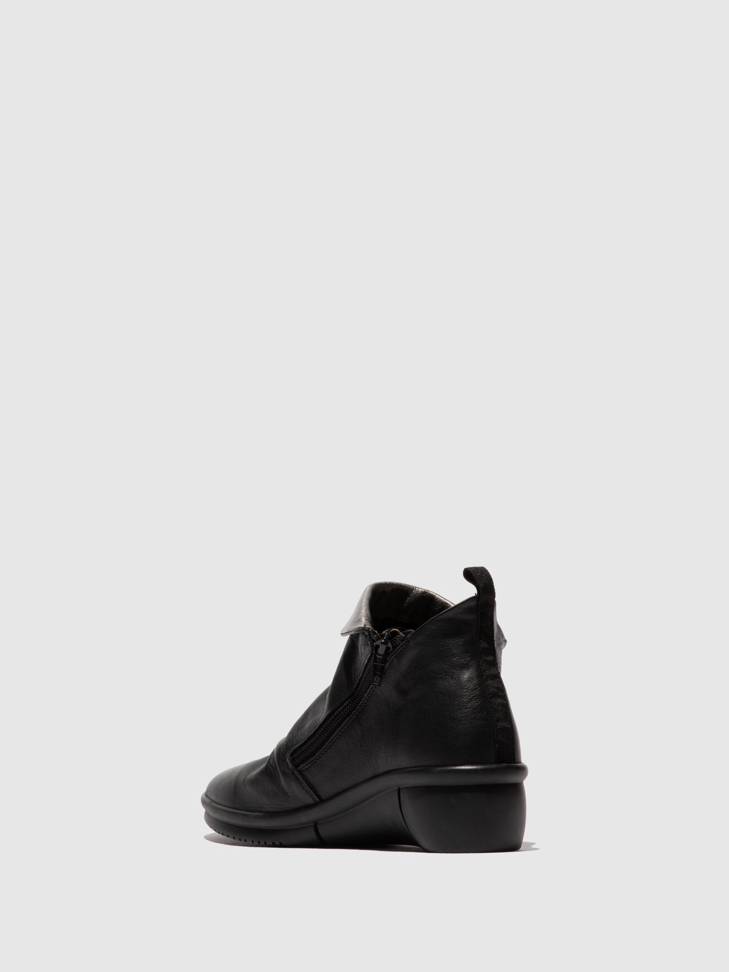 Botins em pele suave Softinos RARA preto