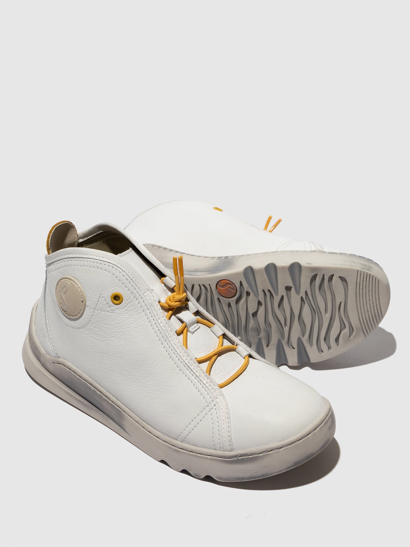 Botins em pele suave Softinos LOKE branco