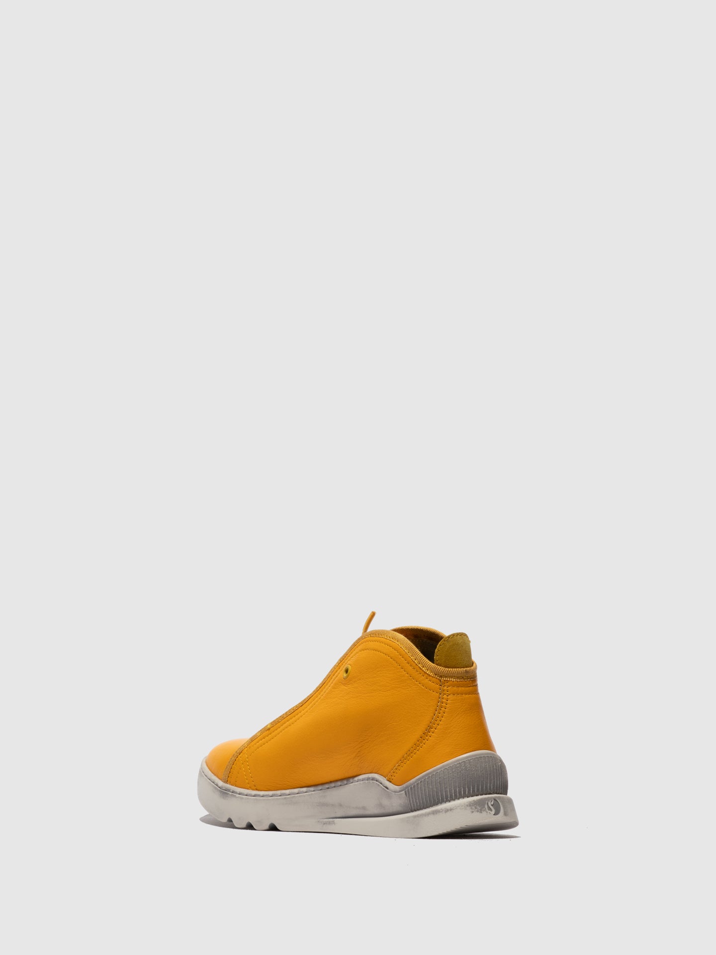 Botins em pele suave Softinos LOKE mostarda