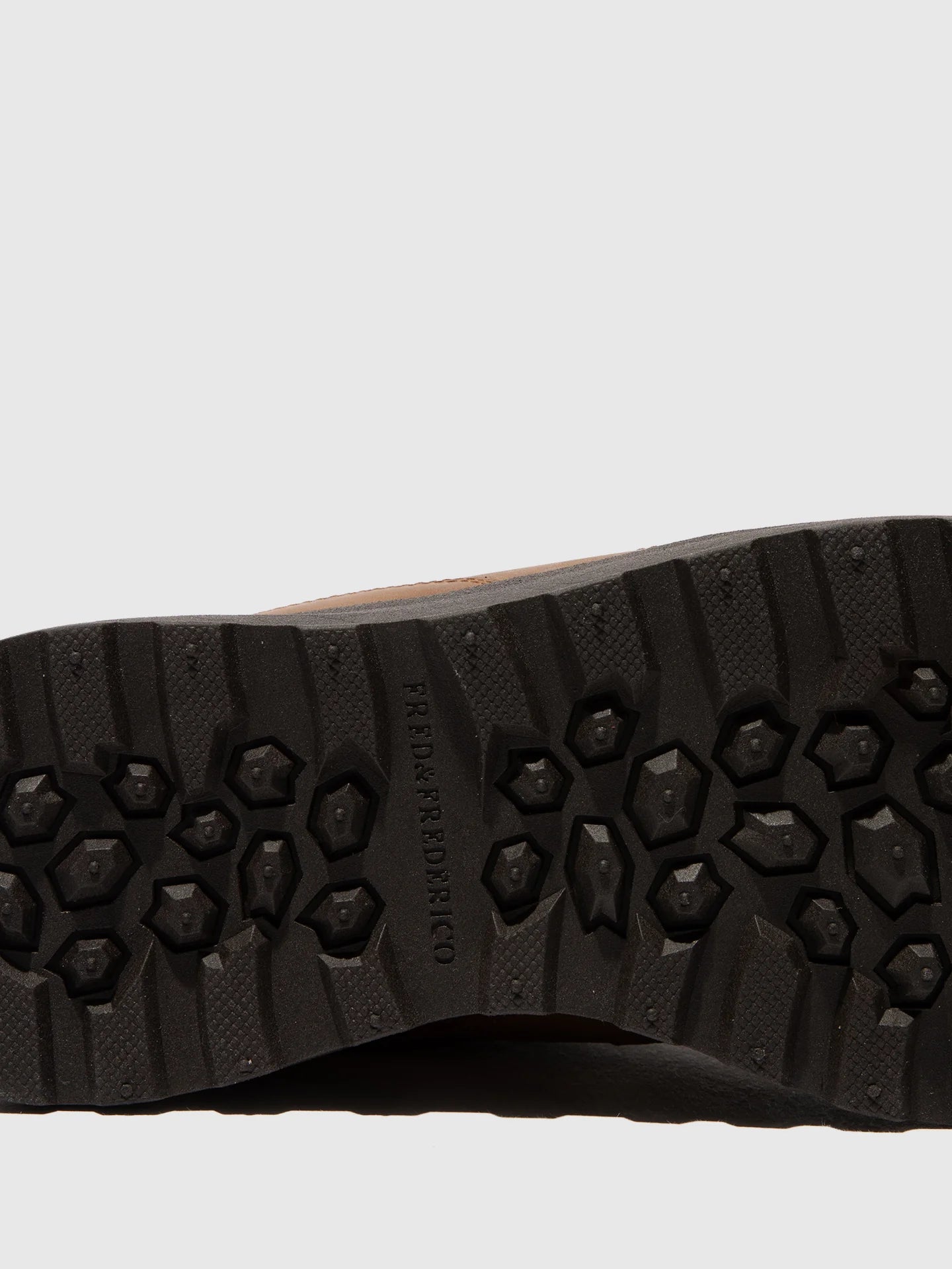 Botins com Atacadores em Pele Fred & Frederico RAIK Camel