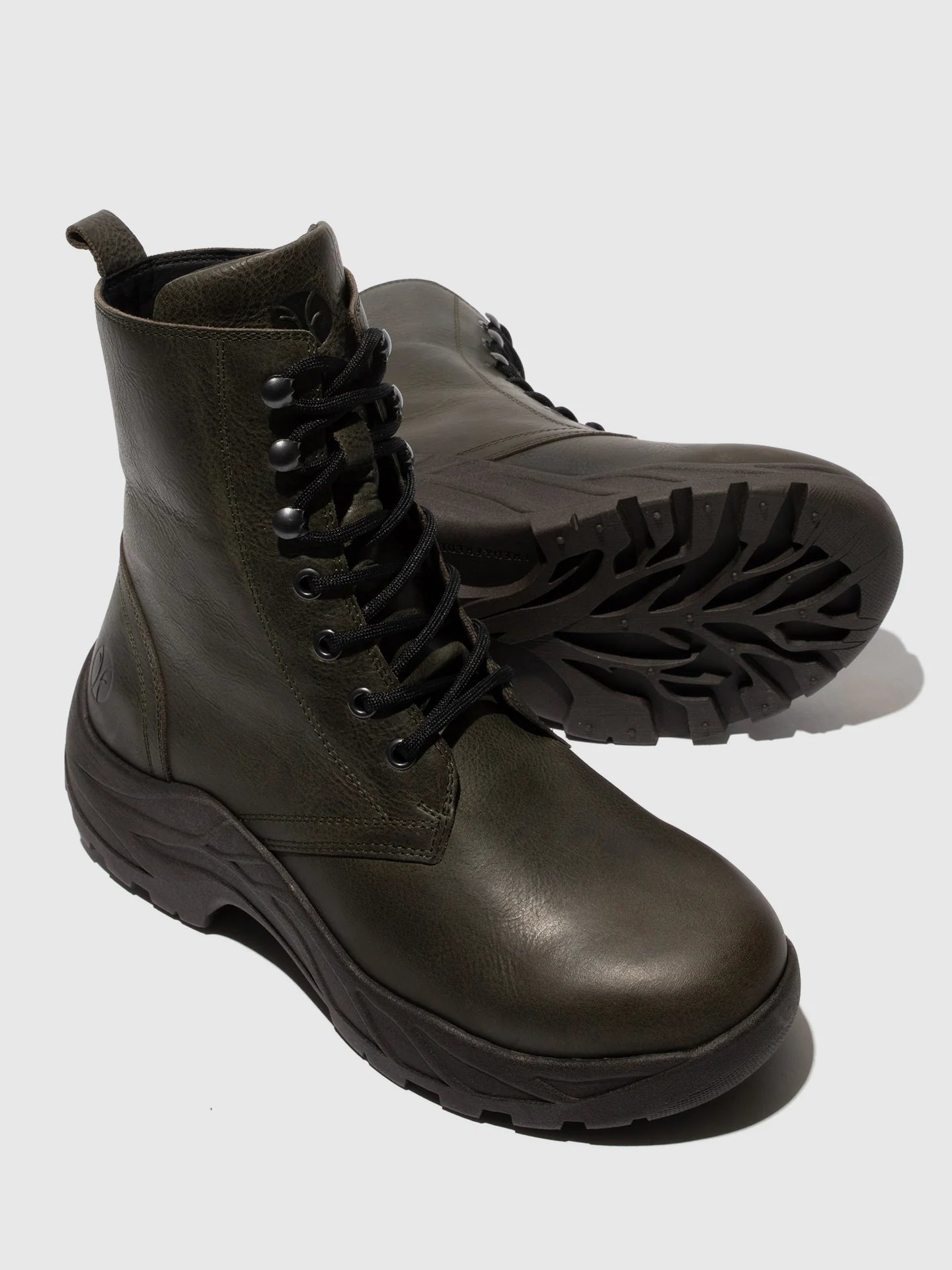 Botins com Atacadores em Pele Fred & Frederico REWU Diesel
