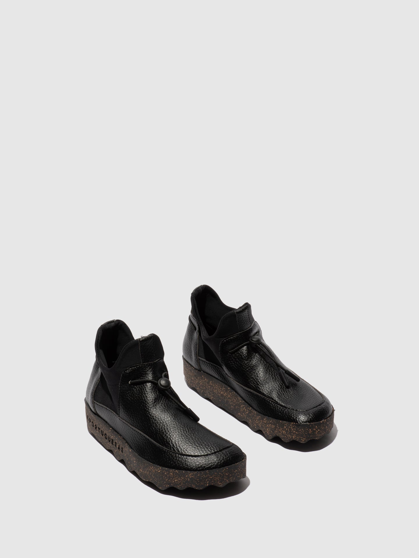 Botins em material reciclado As Portuguesas CARRY preto
